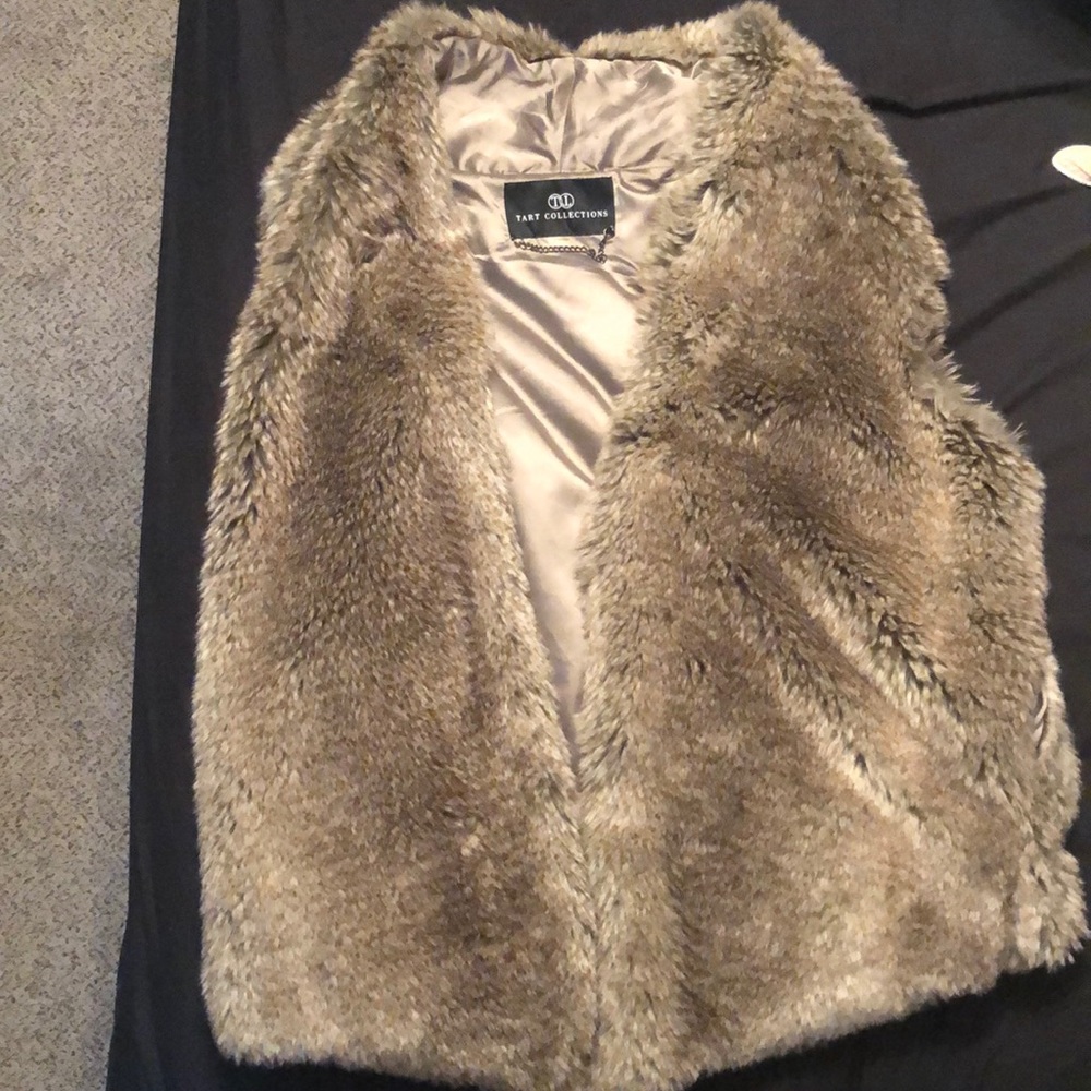 Women’s faux fur vest